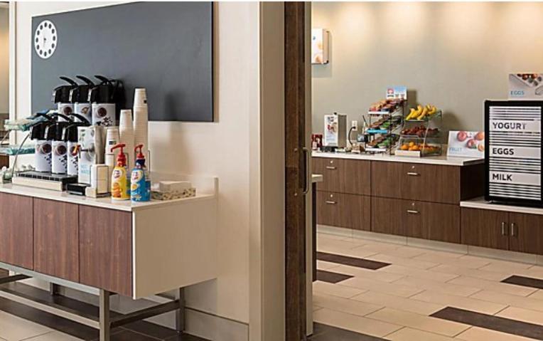 Holiday Inn Express Visalia-Sequoia Gateway Area By Ihg Εξωτερικό φωτογραφία